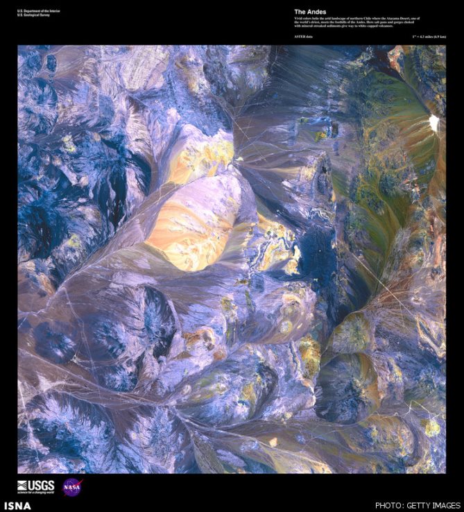 تقاطع رشته‌کوه آند با صحرای آتاکاما، اکتبر 2001